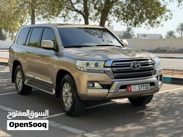 Used Toyota Land Cruiser in Abu Dhabi
