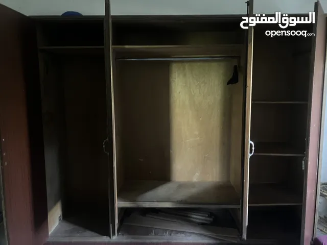 خزانة للبيع
