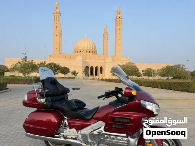 دراجة نارية،جولدوينج، 2008 ، 1800cc ،عنابي ،نظيف جداً ،مميز ،بدون عيوب