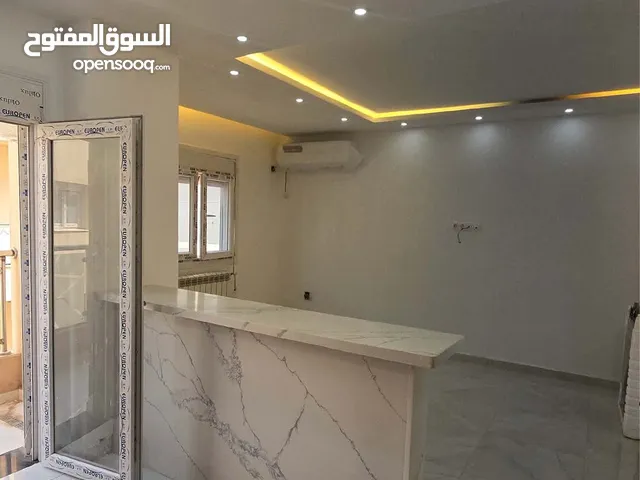 F4 واسعة في إقامة مغلقة بعقد ملكية جاهز
