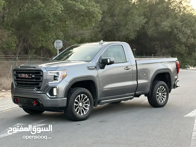 Used GMC Sierra in Sharjah