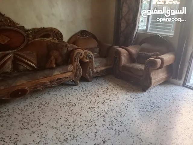 كنب مستعمل بحاله مزريه للبيع