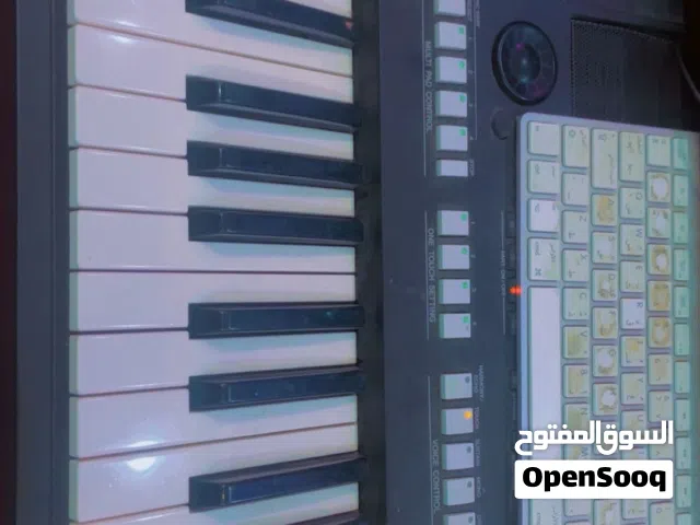 اورج ياماها 2000 للبيع نظيف جداً بحاله ممتازة يوجد فيه أصوات وإيقاعات جهاز لاستخدام