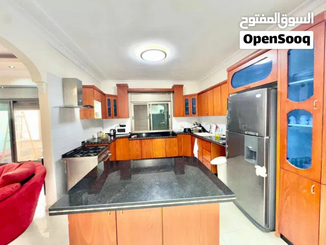 شقة مفروشة للايجار لا تنسوا متابعة صفحة الفيسبوك Odeh Group Real Estate