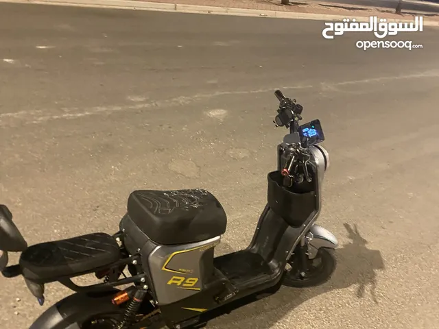 دراجه r9 البيع
