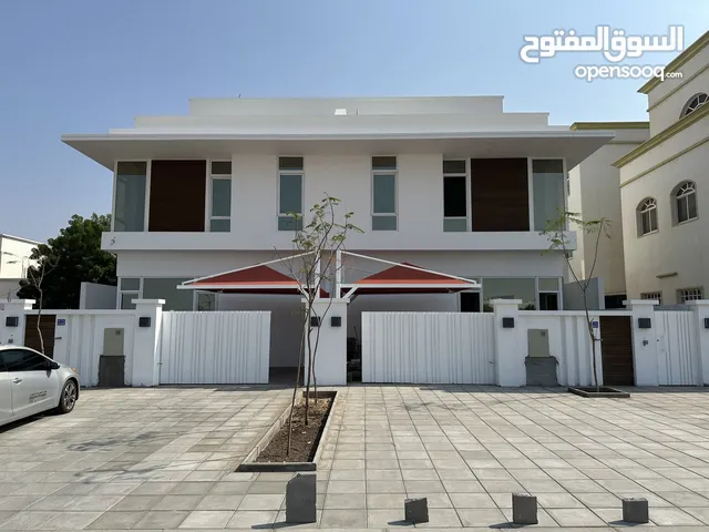 450m2 5 Bedrooms Villa for Sale in Muscat Ghubrah
