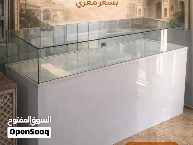 Showcase counter suitable for the shopواجهة عرض مناسبة للمتجر