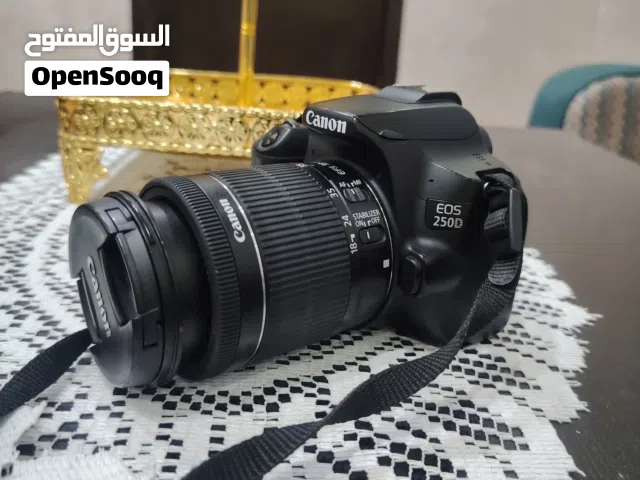 كاميرا canon 250d شبه الجديده تماما