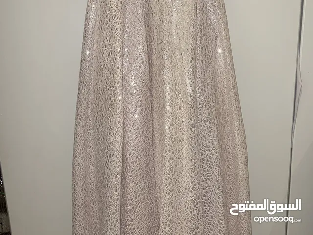 فستان سهرة زهري فيه لمعه مقاس 12