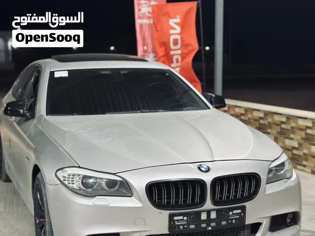 BMW F10 528I 2012 منظمة