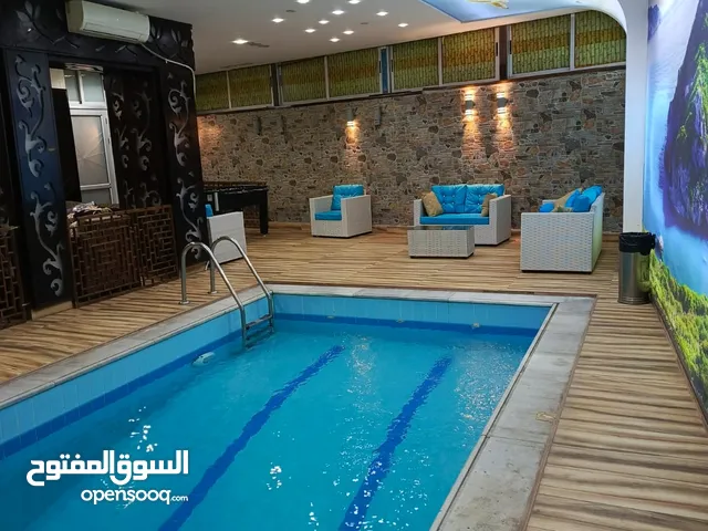 ڤيلا بأجمل مناطق عمان دابوق للإيجار اليومي والاسبوعي والشهري مسبح داخلي ومصعد مستقله بلكامل كراج خاص