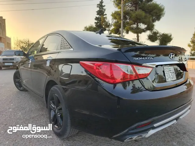سوناتا موديل 2010 لون اسود مضخمات بصمه شطمان سبور خالية من كلشي تواجد الطبقة سعره 9000