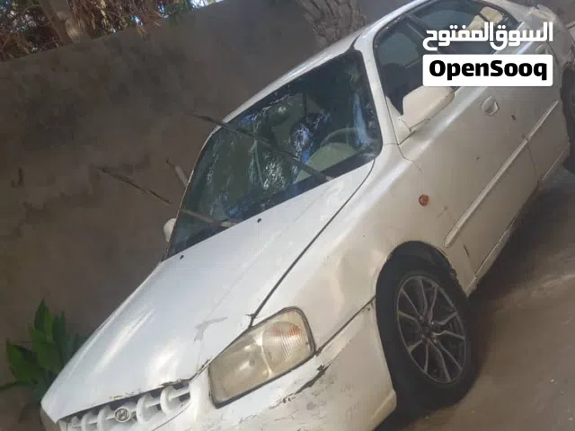 2001 هيونداي فيرنا S