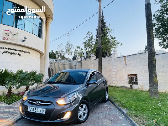 هونداي اكسنت2013 ديزل اوتماتك 4 غيار سيارة ممتازة واقتصادية جداً ..