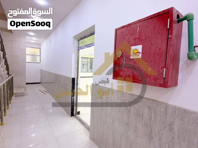 بناية تجارية حديثة مميزة للايجار في منطقة الجنينة