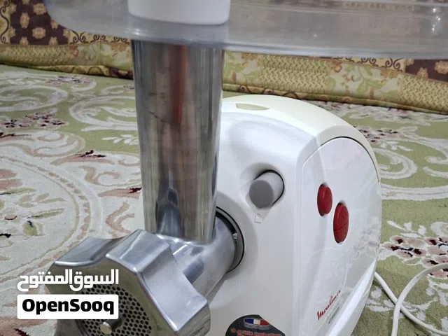 ماكينة لحم مولينكس فرنسي 1700وات  الموتور شغال أثناء التشغيل في صوت تحتاج تبديل مسنن