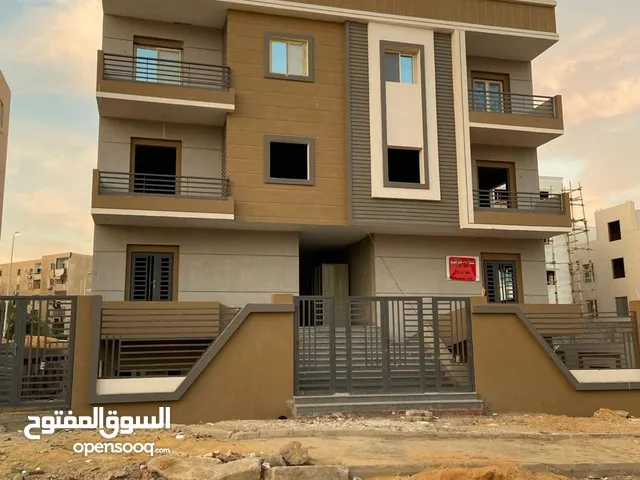 320 m2 4 Bedrooms Apartments for Sale in Giza Sheikh Zayed
