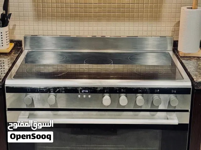 Siemens  5 burners electric cooker + Oven  Hk9k9V850M