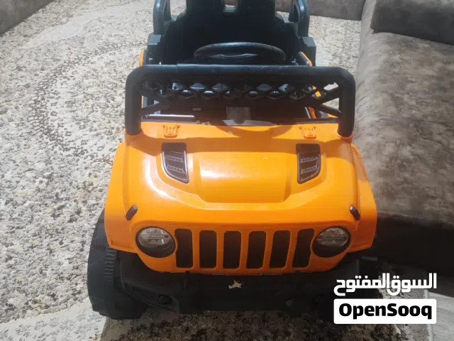 سياره اطفال كبيره وقويه تحمل طفلين