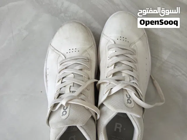 جوتي يحتاج تنظيف