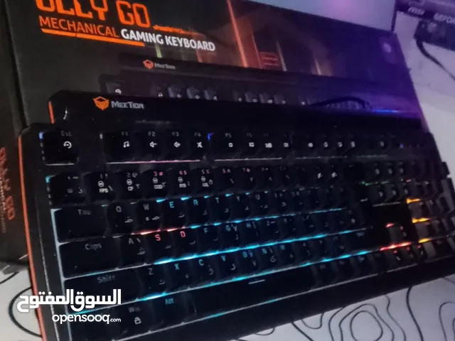 كيبورد مكانيكل  ليس مستعمل هلبا  استعمال اسبوع يجي معاه اضاءة rgb متنوغه  ومع صوت هادء جدآ  شوف تحت]