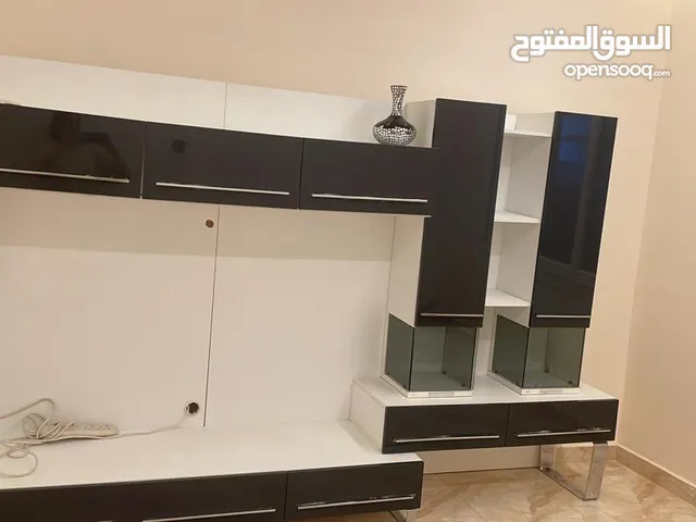 اثاث نظيف مستعمل لبيع مع بعضهن