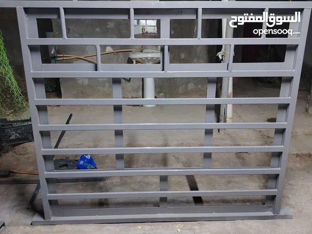 شبابيك للبيع الشباك الجبير ب350 ولبقية علة 250 وتساب فقط للتواصل