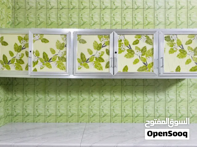 كاونتر لون فضي من طراز الحديث وقوي كلش
