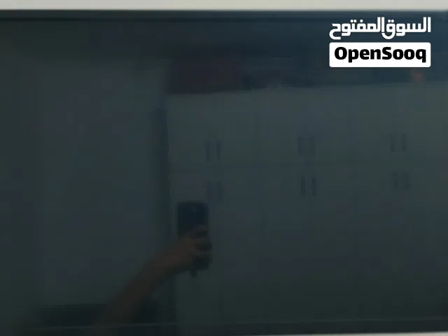 شاشه شبه جديده للبيع استعمال شهرين