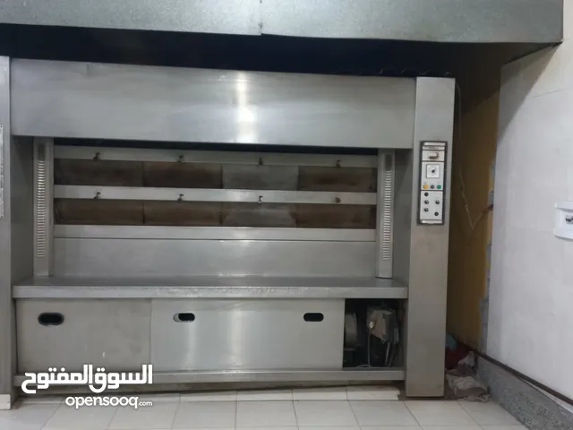 للبيع فرن ريال ايطالي 56 طاجين  بالمعدات 2 عجانة و2 فصامة و غربال و طواجين7 كريلوات 28 طاجين .