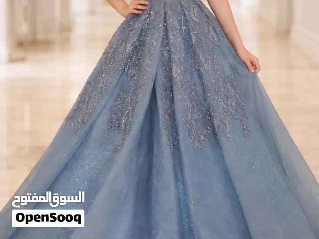 فستان للبيع