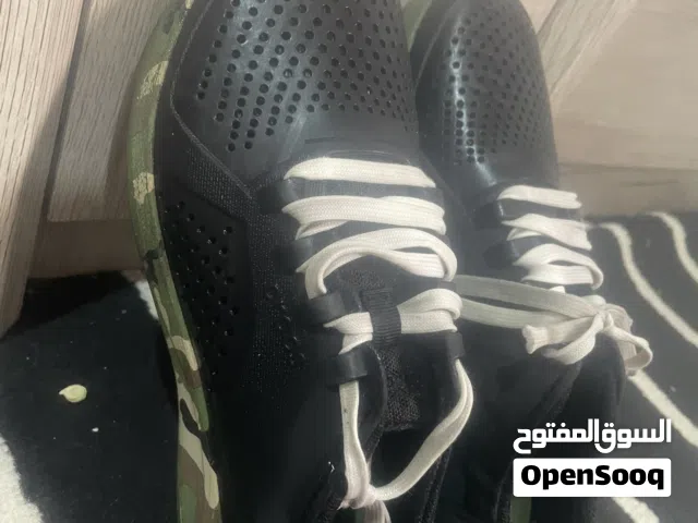 للبيع حذاء كروكس