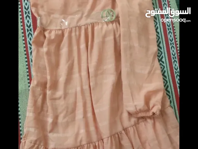 فساتين طلعه ناعمين بحالة الجديد لبسه واحده