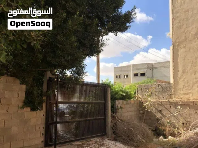 فيلا في بلعون بدروم كبير ودورين موقع ممتاز جدا وشارع واسع وحيوي موقع استراتيجي اقرا الوصف