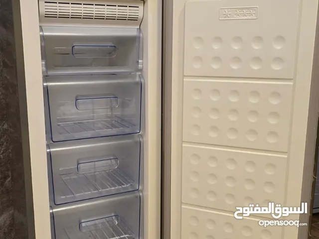 للبيع اطقم كنب وكاله استعمال قليل جدا