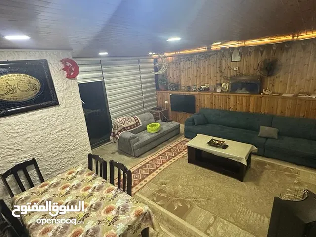 شقة في طبربور ابو عليا  بسعر حررق مع ترس 200 متر