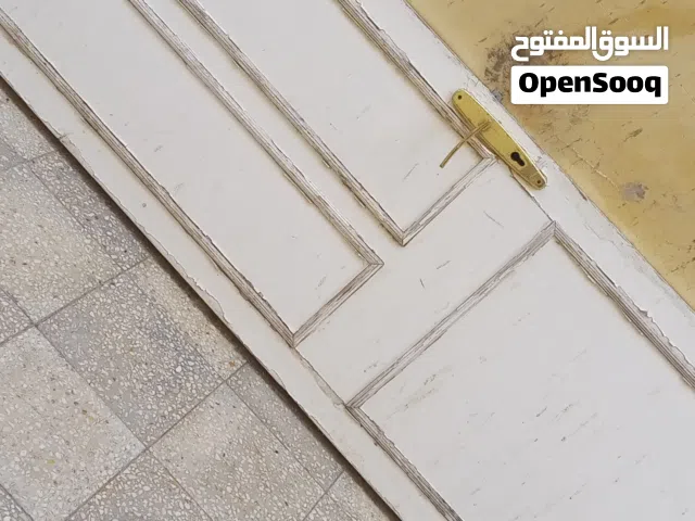 باب زان خشب ثقيل 15 دينار قابل للتفاوض