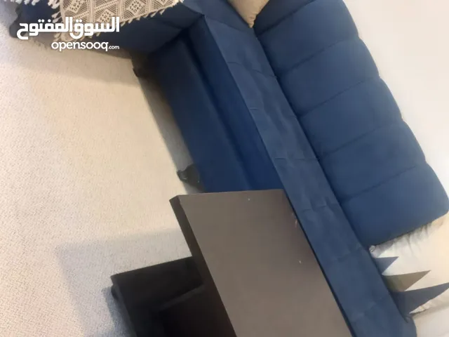 طقم كورنر حرف L مع طاولة وسط