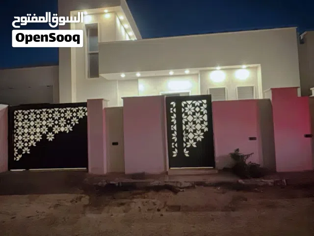 240 m2 4 Bedrooms Villa for Rent in Tripoli Al-Bivio
