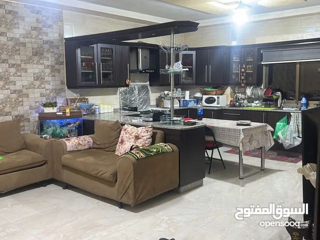 140m2 4 Bedrooms Townhouse for Sale in Amman Al-Jweideh