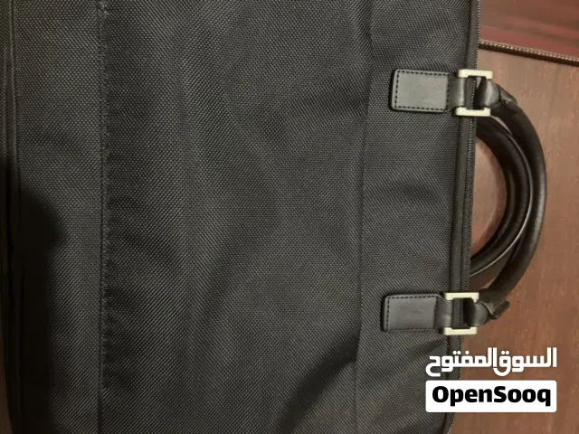 شنطة ايباد و لابتوب اصيلة ماركة victoria للبيع