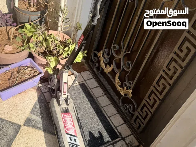 سكوتر كهربائي zero8