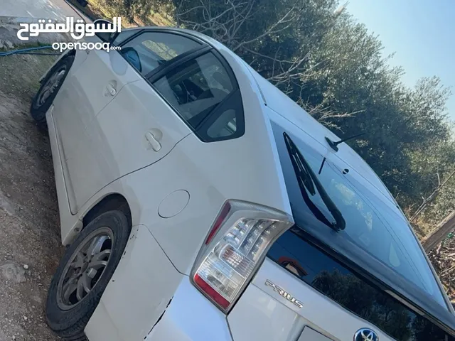 سيارة بريوس 2010 للبيع
