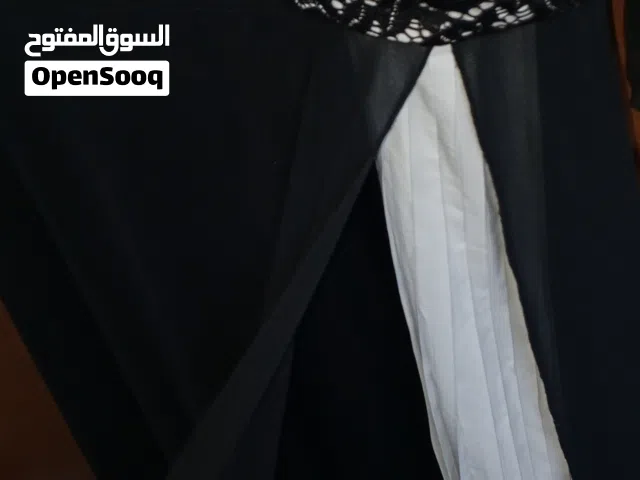 فستان اسود طول ماكسي مرتب مقاس لوزن 80 تقريبا