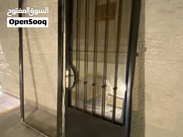 باب حديد ثقيل مع قزاز قوي وزرفيل 5 مفاتيح جديد