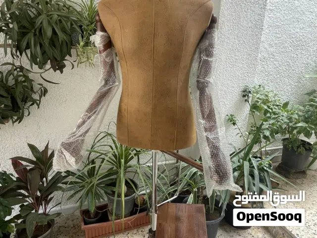 ستاند ملابس رجالية ، (بمبلة ازياء)