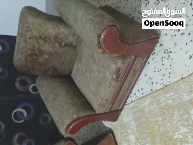 صالون للبيع