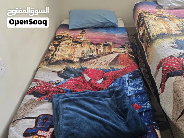 سرير بيبي بحالة ممتازة