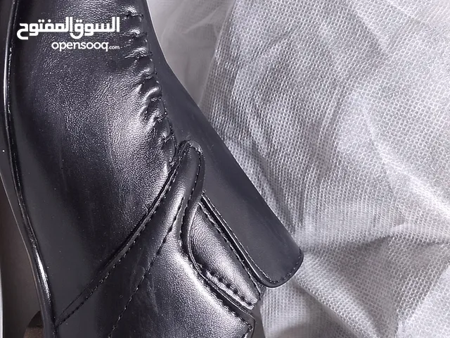 حذاء رجالي اسود
