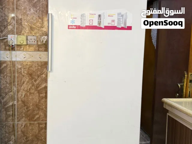 مجمدة عمودية مستخدمة نظيفة جدا ماطور جديد به ضمان